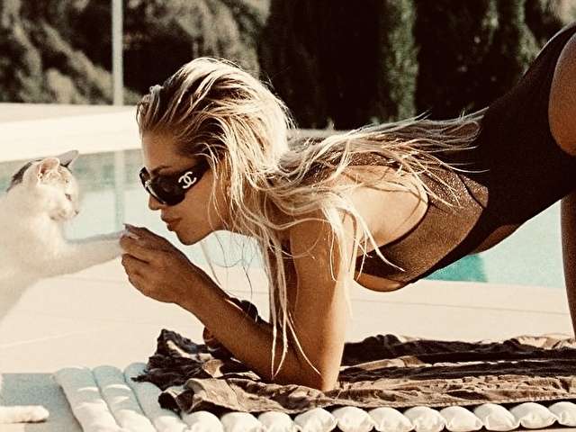 NICOLELIVE free sexy photo