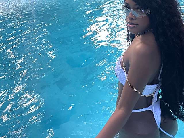 EBONYJOLLY free sexy photo
