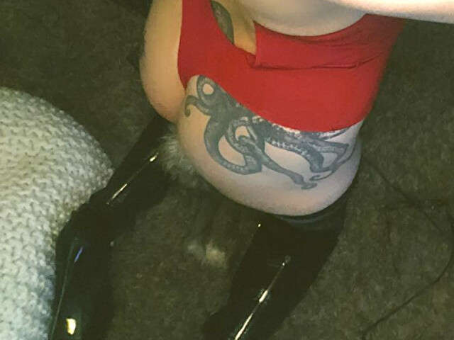 FOXY69 free sexy photo