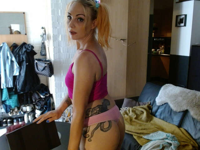 FOXY69 free sexy photo