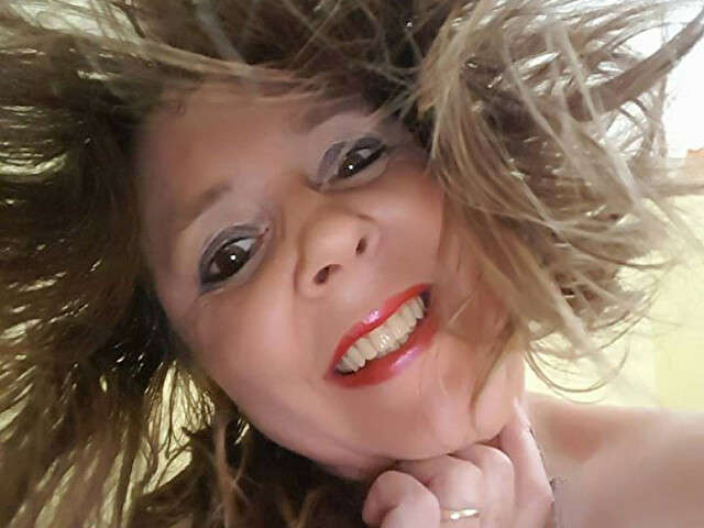 LIVEMILFI free sexy photo