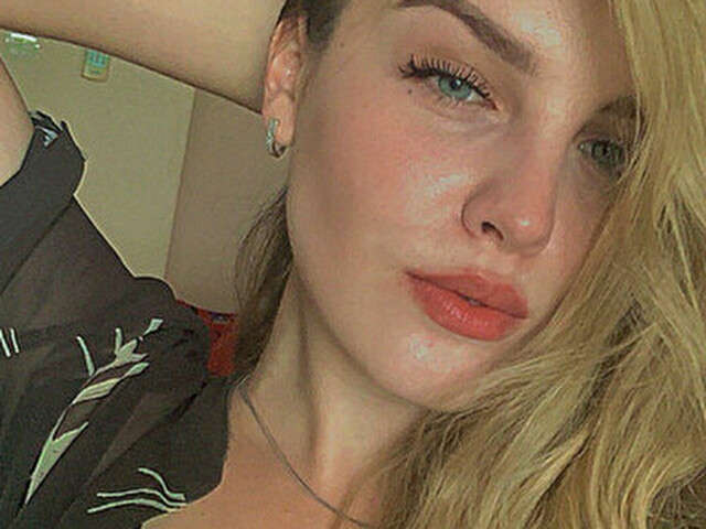 ELIZZABETTH free sexy photo
