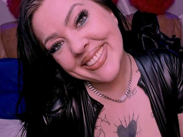 URNAUGHTYGF free sexy photo