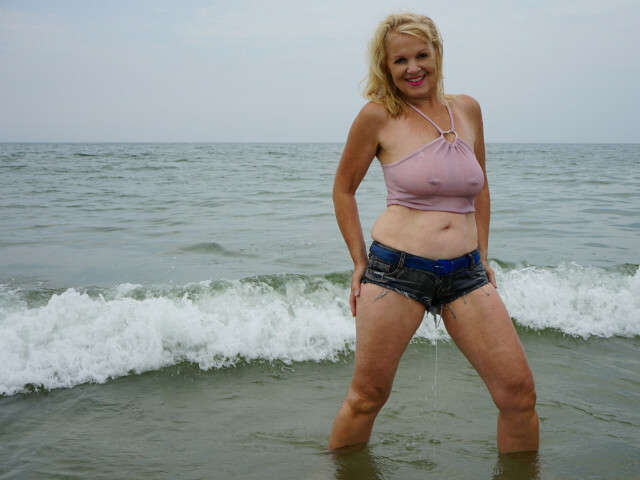 AMIE free hard sexy photo