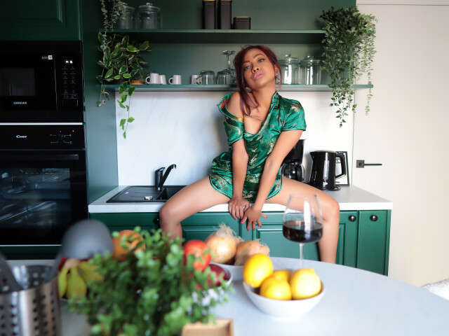 ELYAQUIN free hard sexy photo