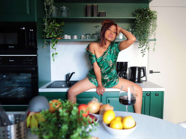 ELYAQUIN free hard sexy photo