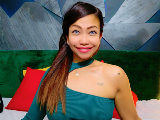 ELYAQUIN free sexy photo