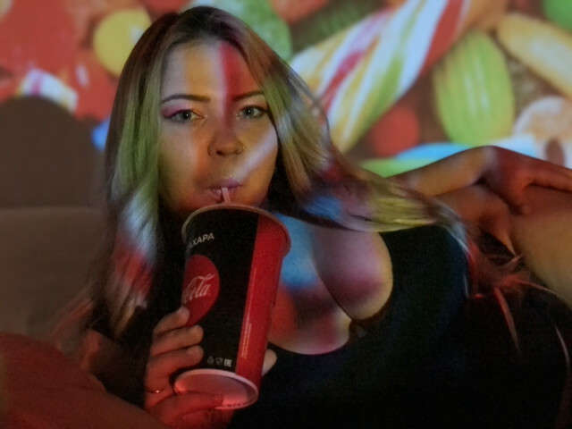 MILABIGBOOBS free sexy photo