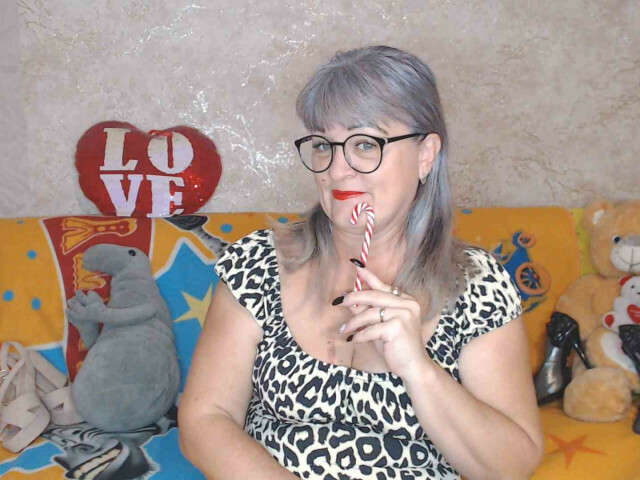 GRANDMILF free sexy photo