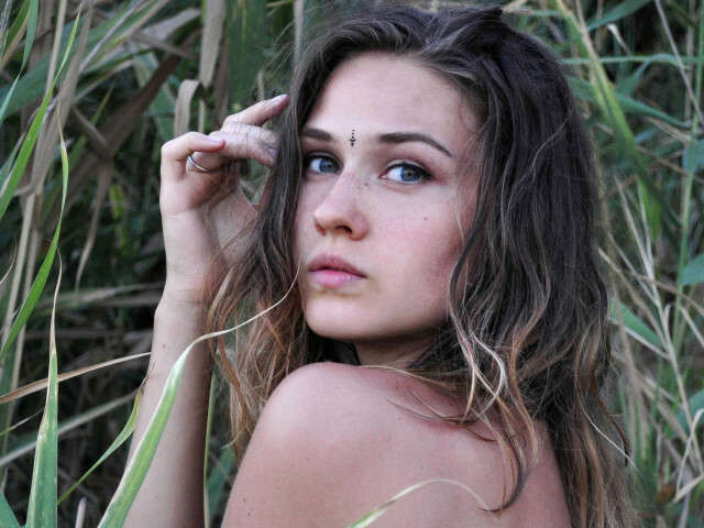 SNOWBEAUTY5 free sexy photo