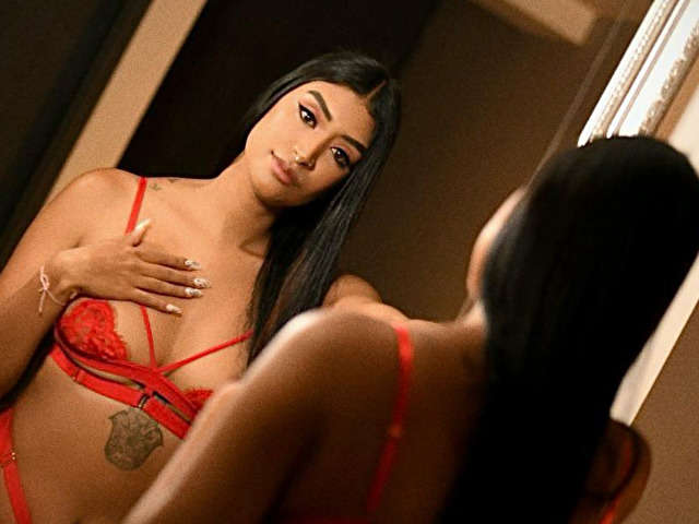 EMILYCOOPERS free sexy photo