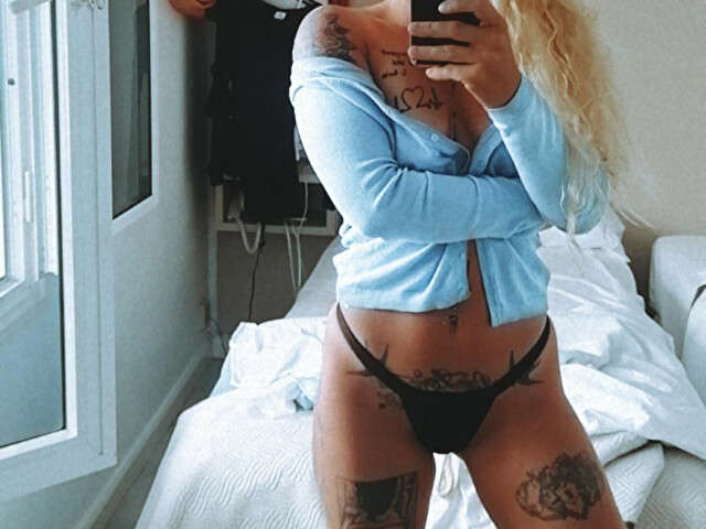 SWEETAMELIE free hard sexy photo