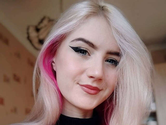 AMILICUTTIE free sexy photo