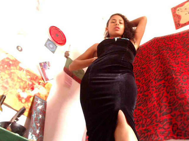 COURTNEYLEOA free sexy photo