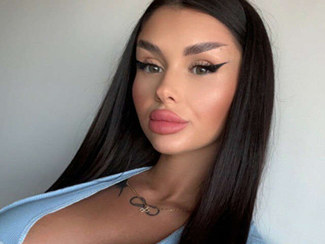 CHAMINGEMILY free hard sexy photo