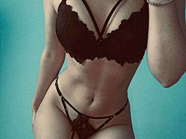 JULIAHAIE free sexy photo