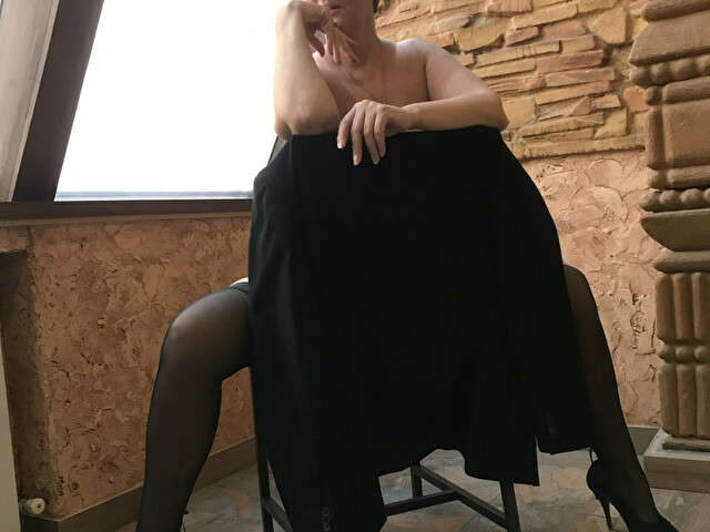 BLONDNELLY free hard sexy photo