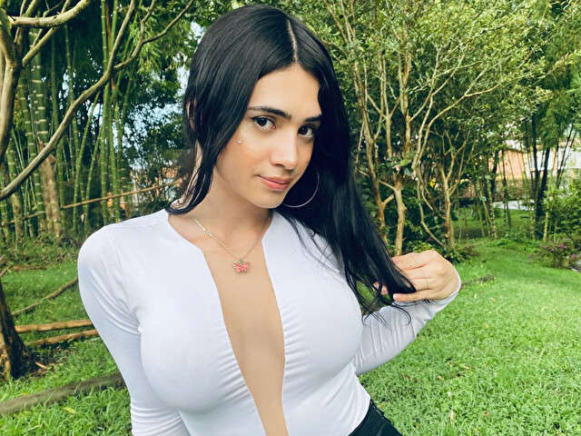 SARAHH free sexy photo