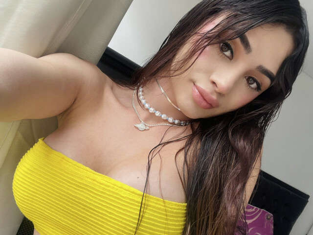 SARAHH free sexy photo