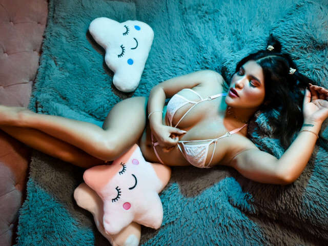 AVRILTHOMSON free sexy photo
