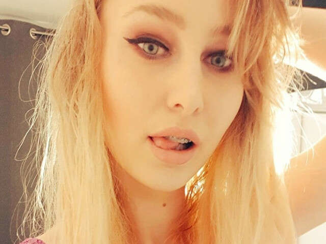 NATASHAROUGE free sexy photo