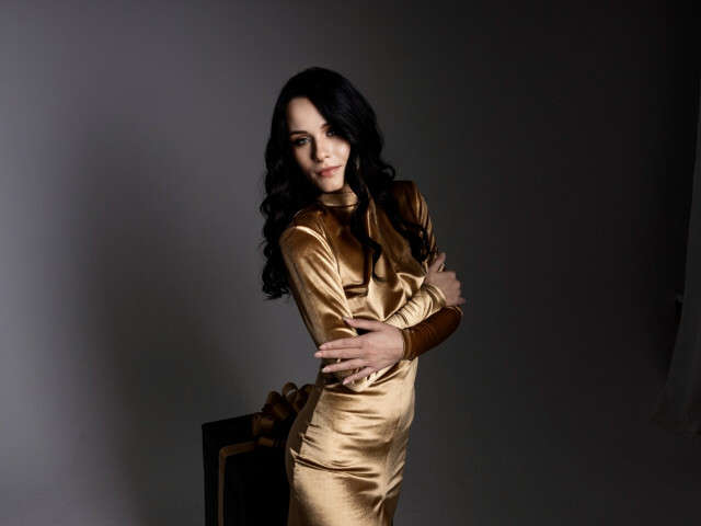 LARAXCROFT free sexy photo