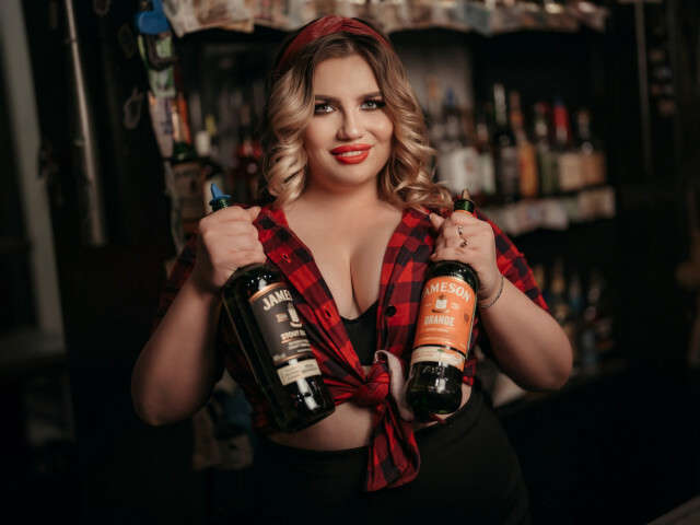 MAYBEYESS free sexy photo