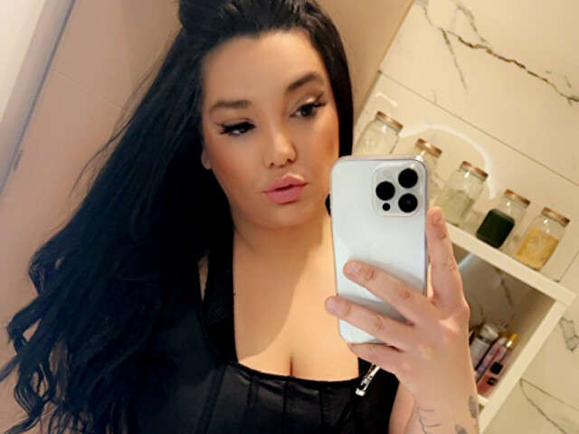 KLOE free sexy photo