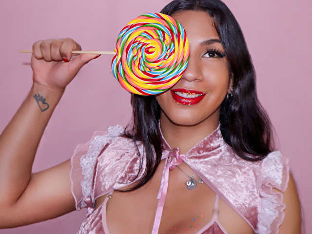 LAIILYBELL free sexy photo