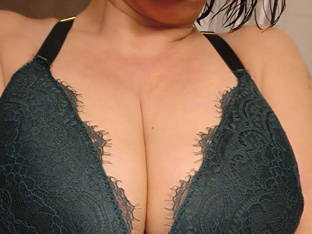 SEXYMILFALEX free sexy photo
