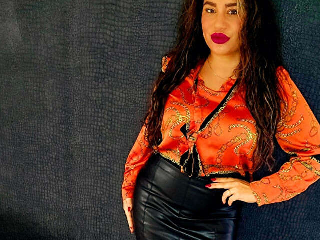 LARIZZA free sexy photo