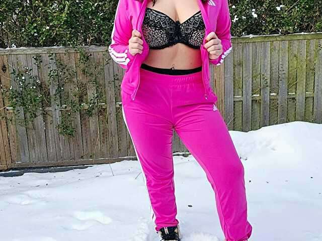 LARIZZA free sexy photo