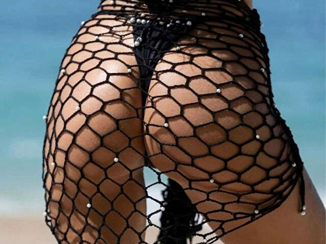 AVELINAFOX free sexy photo
