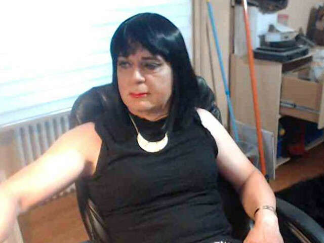 PAULINESARA free sexy photo