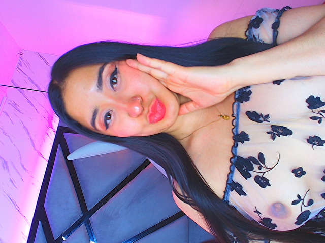BRENDAA free sexy photo