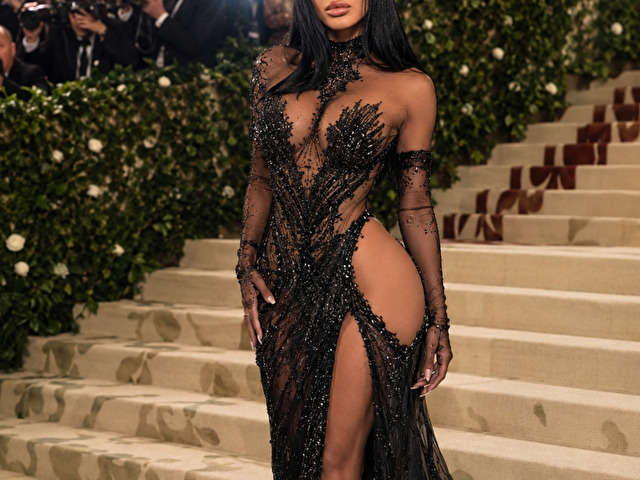 SELENADIVAX free sexy photo