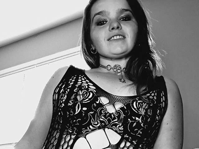 DRIPPINHONEY free sexy photo