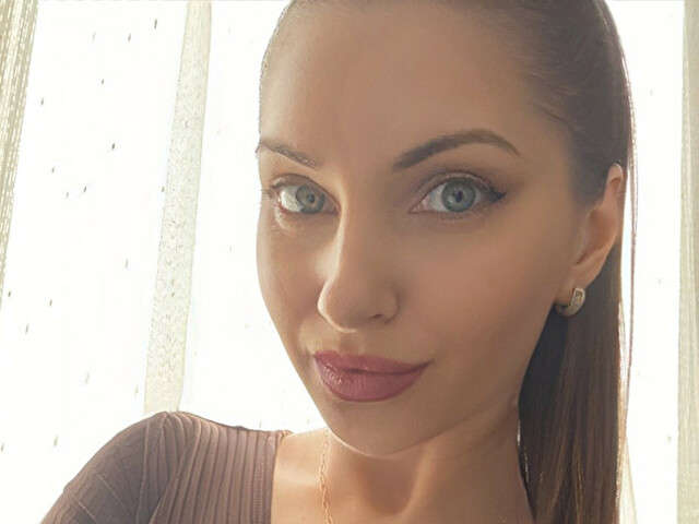 ANGYXO free sexy photo