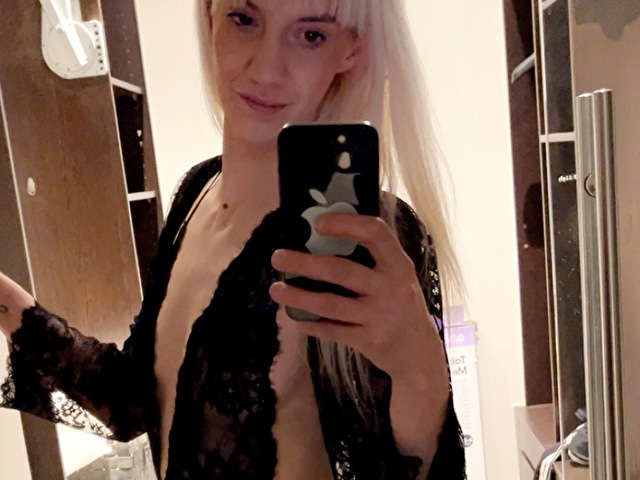 KHLOESTAHR free sexy photo