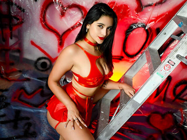 ANNIESAENZ free sexy photo