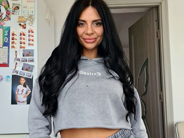 EVELYNNE free sexy photo