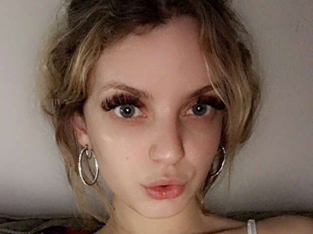 ALLIEBEARX free sexy photo