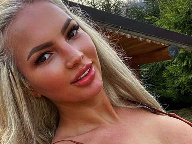 BLONDI free sexy photo