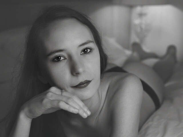VERONIQUE free hard sexy photo