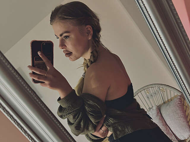 SWEETKARINA free hard sexy photo