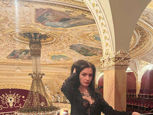 HOLLYMOLLY free hard sexy photo