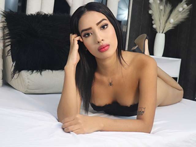 EMMACOOPER free sexy photo
