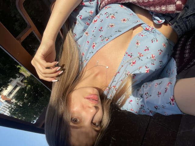 MAGNETIC free sexy photo