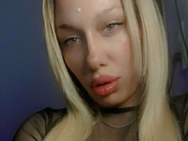 SELEN free sexy photo