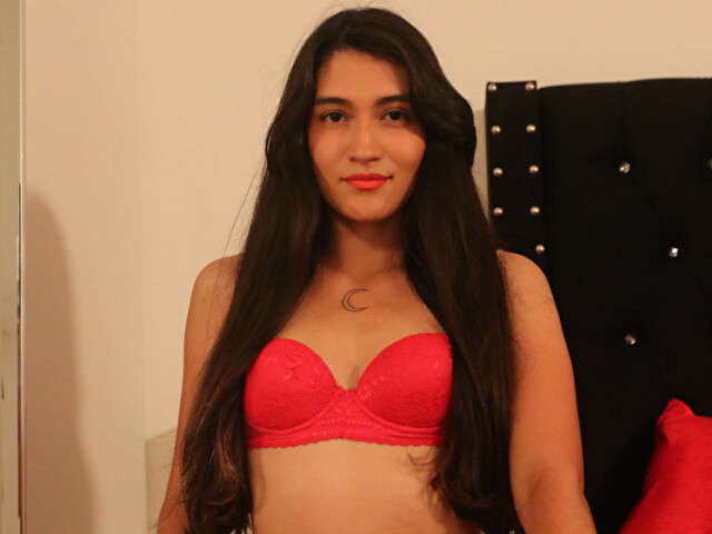 MARAROBERTTS free sexy photo